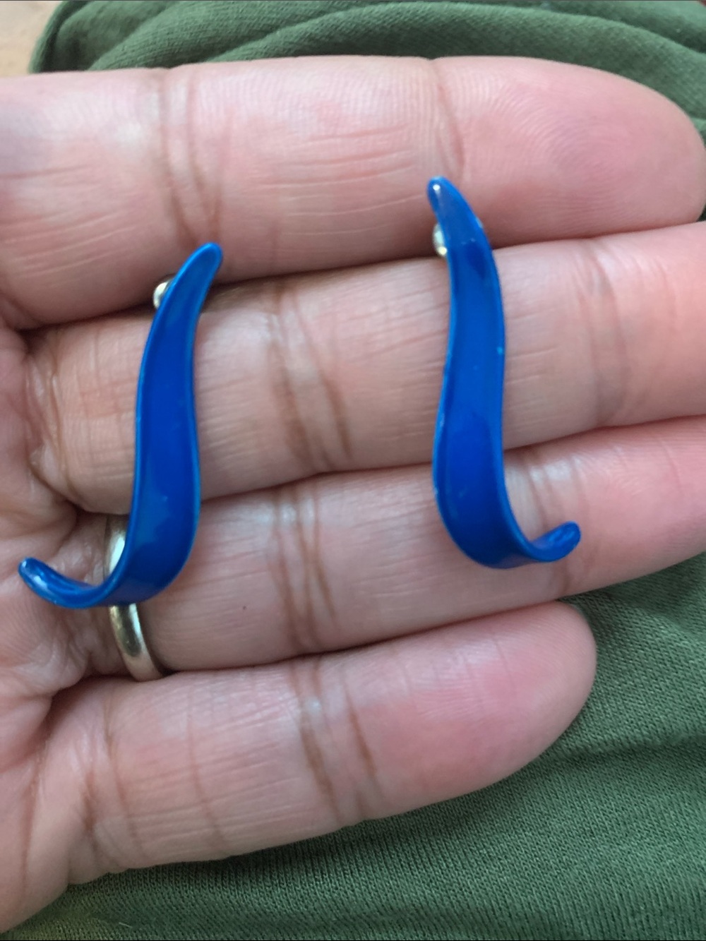 Vintage Blue Curved Earrings
